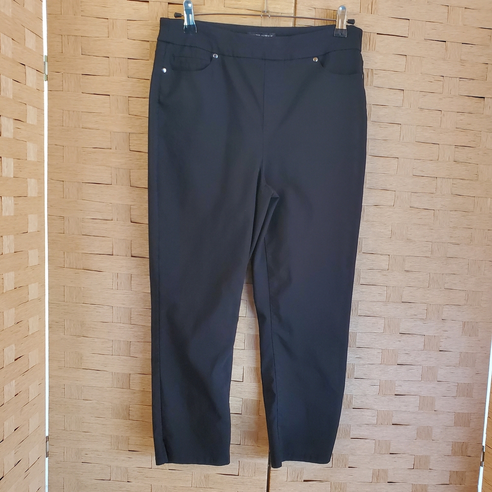 Mario Serrani Size Medium Cropped Black Trousers